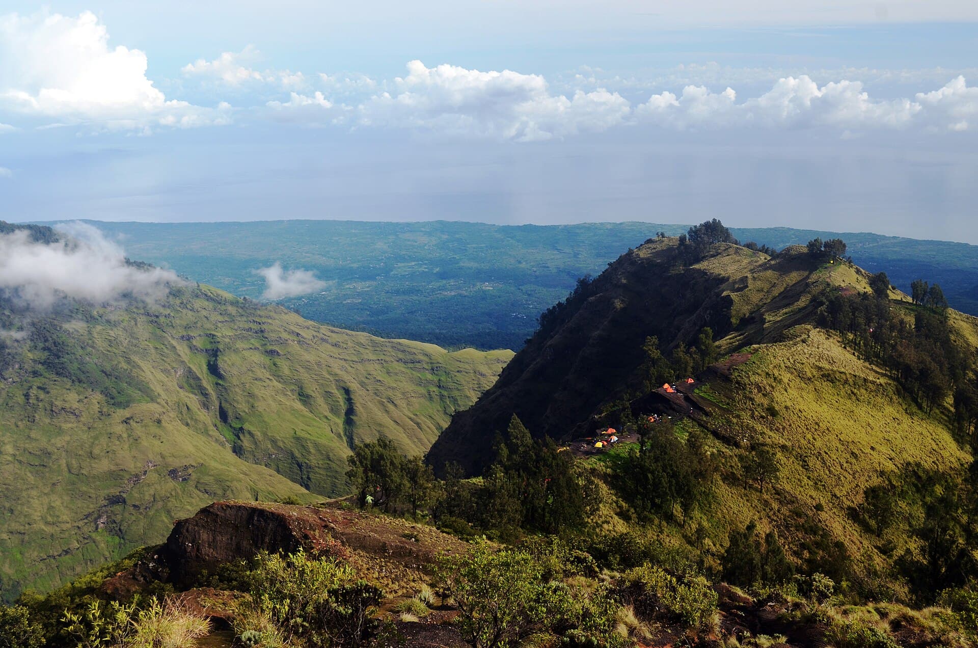 Mount Rinjani Safety Regulations: How Destination Management Protects Property Investment Value