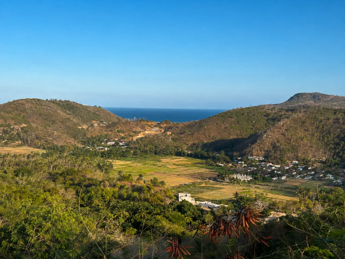 Freehold Land of 1.1 Hectares with Views over Two Bays in Mawun photo